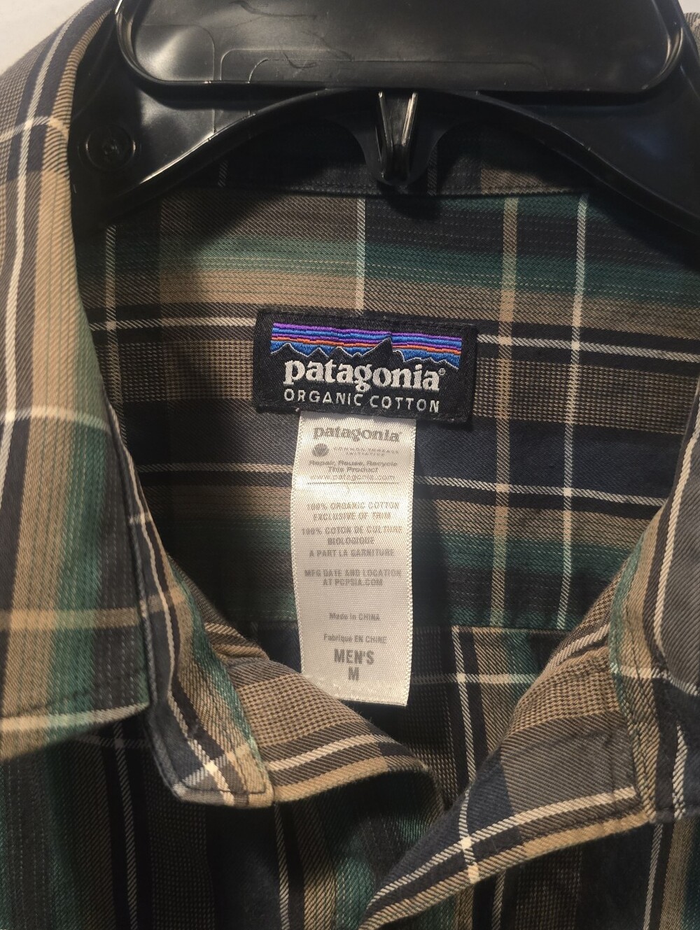 Patagonia Men's Olive and Dark Green Plaid Button-Down Shirt - Picture 3 of 4